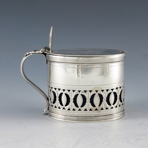 2097 - Henry Chawner, London 1790, a George III silver mustard pot, of straight sided oval form, with brigh... 