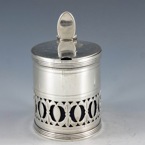 2097 - Henry Chawner, London 1790, a George III silver mustard pot, of straight sided oval form, with brigh... 