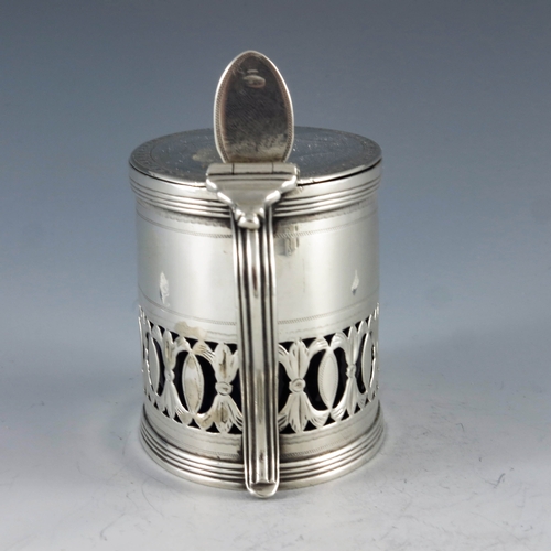 2097 - Henry Chawner, London 1790, a George III silver mustard pot, of straight sided oval form, with brigh... 