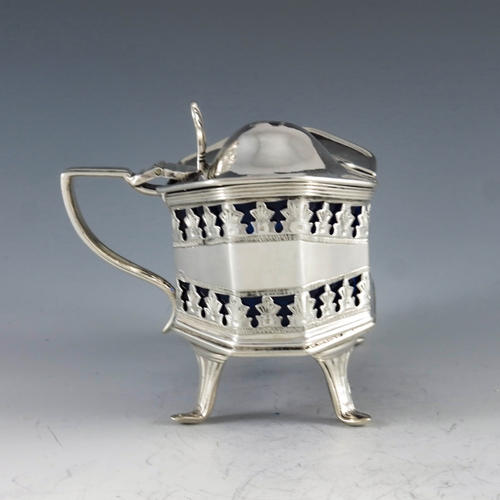 2099 - Edward Thomason, Birmingham 1790, a George III silver mustard pot, elongated octagonal form, bright ... 