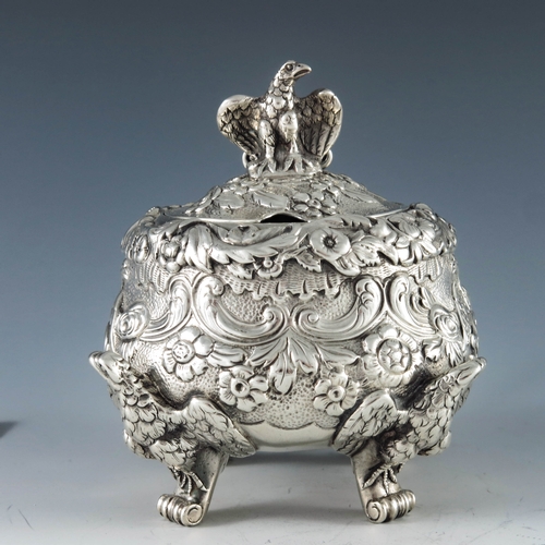 2102 - William Eaton, London 1820, a George III silver mustard pot, squat baluster inverse pear form, heavi... 