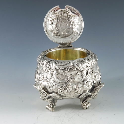 2102 - William Eaton, London 1820, a George III silver mustard pot, squat baluster inverse pear form, heavi... 