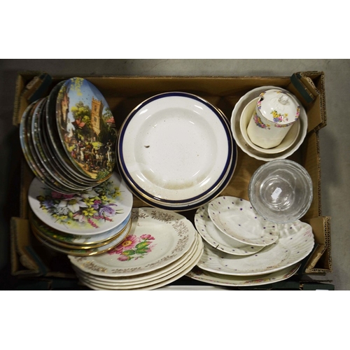 44 - Evesham pattern tea and dinner wares, and a large quantity of assorted ceramics including tea and di... 