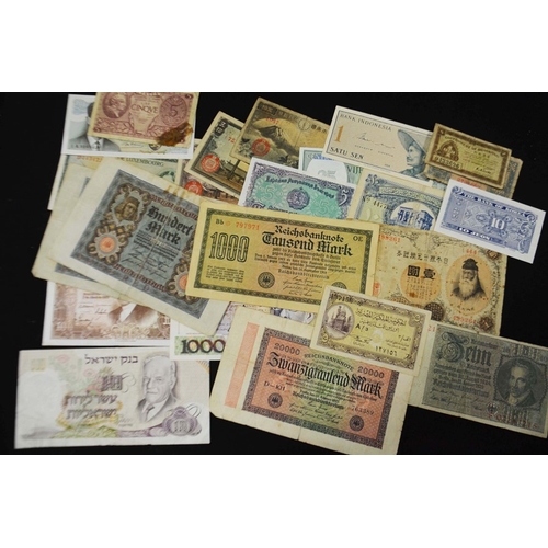 235 - 20th century world coins and bank notes, including Leo XIII medal, Isle of Man, Gilbratar and Bermud... 