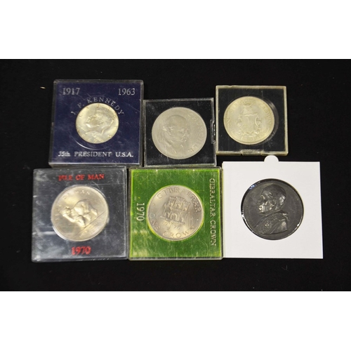 235 - 20th century world coins and bank notes, including Leo XIII medal, Isle of Man, Gilbratar and Bermud... 