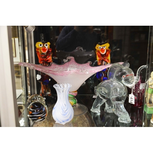 414 - Murano glassware, to include a large clear glass elephant,, 22cm high, a pink 'splash' glass pedesta... 