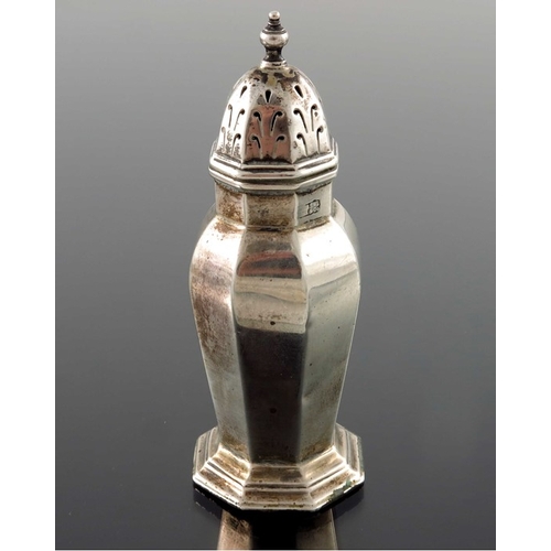 78 - A George V silver pepper pot, S W Smith and Co., Birmingham 1919, in the Queen Anne style, octagonal... 