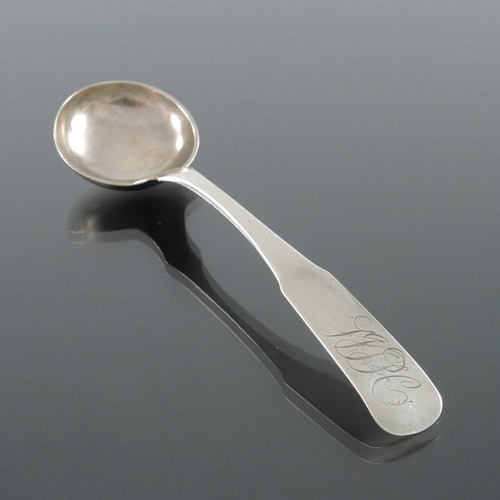 67 - A Provincial silver toddy ladle, IPM, Fiddle Pattern, with circular bowl, 14cm long, 0.61ozt