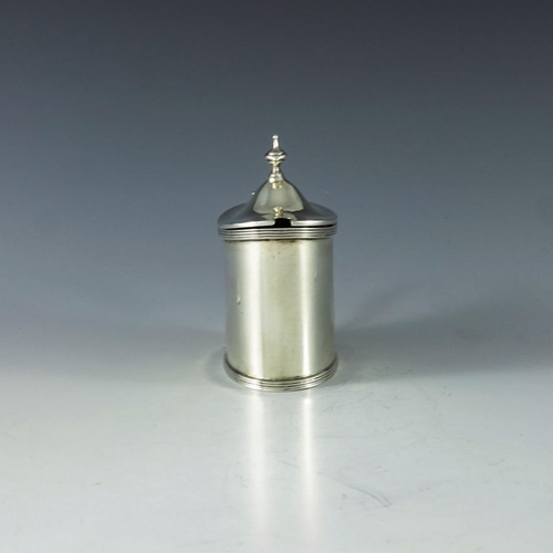 109 - Zachariah Barraclough and Sons, Chester 1919, a George V silver mustard pot, straight sided oval for... 