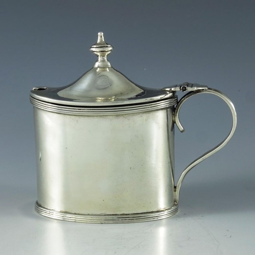 109 - Zachariah Barraclough and Sons, Chester 1919, a George V silver mustard pot, straight sided oval for... 