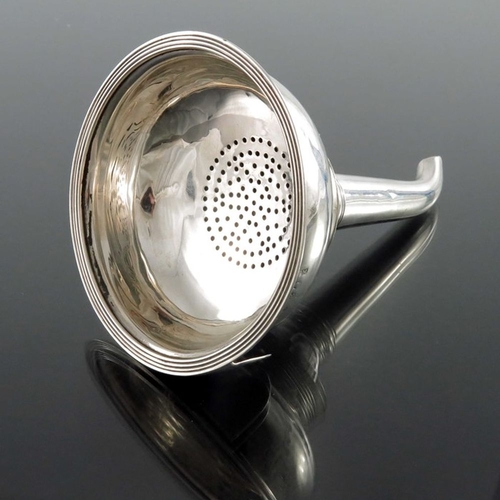 118 - A George III silver wine funnel, Thomas Meriton, London 1800, plain form with fluted banding, detach... 