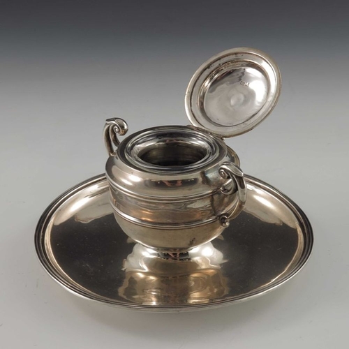 138 - A Victorian silver inkwell, Nathan and Hayes, Chester 1901, in the 18th century style, the twin hand... 