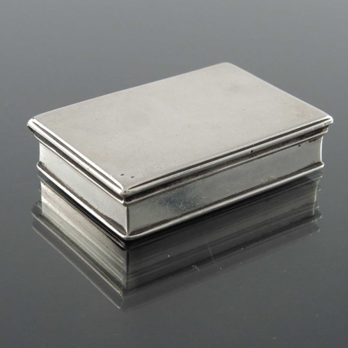 183 - A Queen Anne or George I silver snuff box, John Swann, London circa 1714, rectangular section with o... 