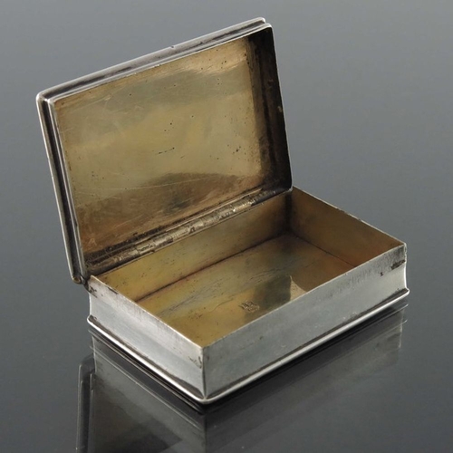 183 - A Queen Anne or George I silver snuff box, John Swann, London circa 1714, rectangular section with o... 