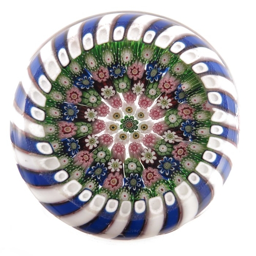 531 - Clichy, concentric millefiori paperweight, six garland rings surrounding a central green and pink ca... 