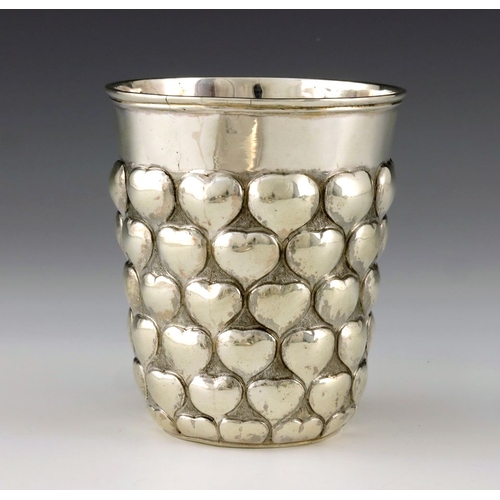 47 - A Hanau silver beaker, in the 18th century Augsburg style, import marks Berthold Muller, Chester 190... 