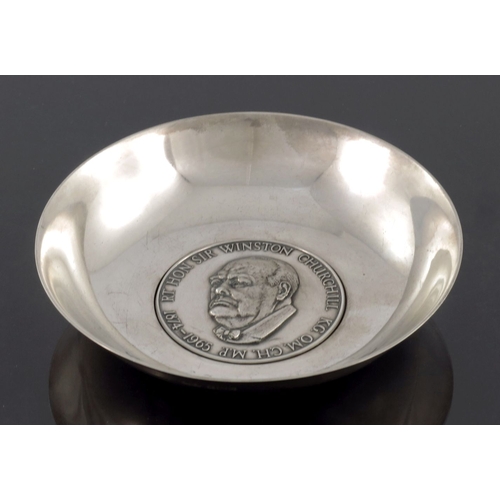 139 - An Elizabeth II silver commemorative dish for Winston Churchill, A E Jones, Birmingham 1965, circula... 