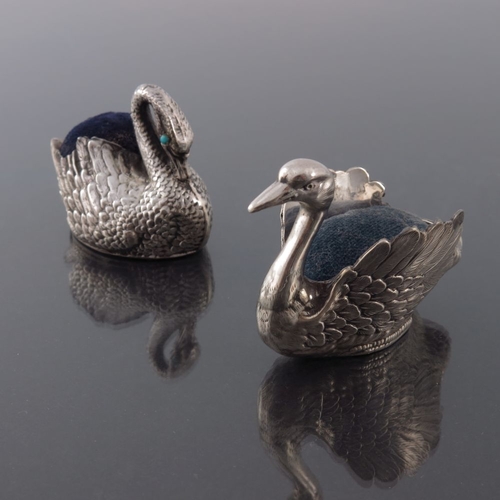 170 - An Edwardian novelty silver pin cushion, Levi and Salaman, Birmingham 1901, modelled as a swan, set ... 