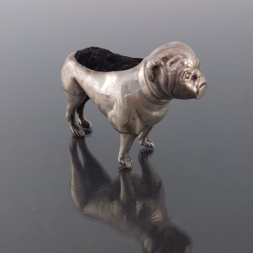 190 - An Edwardian novelty silver pin cushion, Robert Pringle, Birmingham 1906, modelled as a bulldog, sta... 