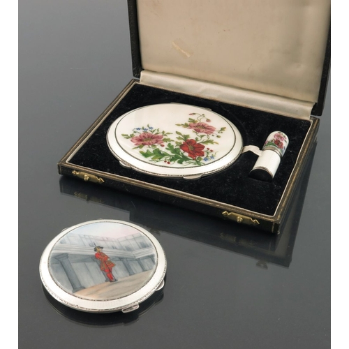 208 - An Elizabeth II silver powder compact with enamelled Beefeater to the cover, Henry Clifford Davis, B... 