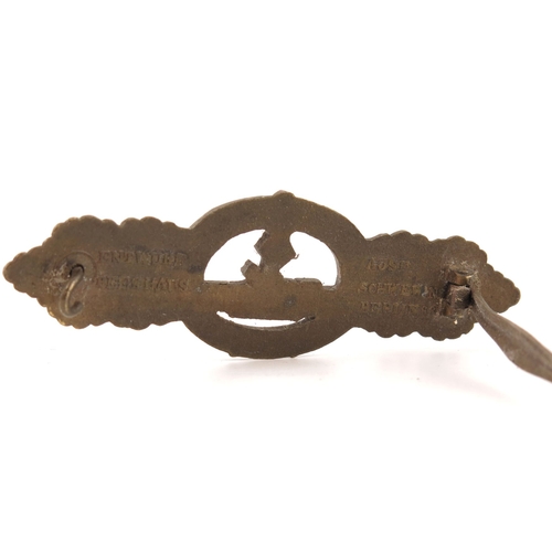 419 - World War Two German Kriegsmarine U-Boat Combat Clasp by Schwerin Berlin, bronze grade with horizont... 