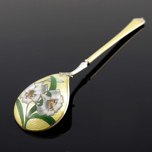 22 - David Andersen, a silver gilt and enamelled spoon, circa 1910, the bowl back painted with lilies, ye... 