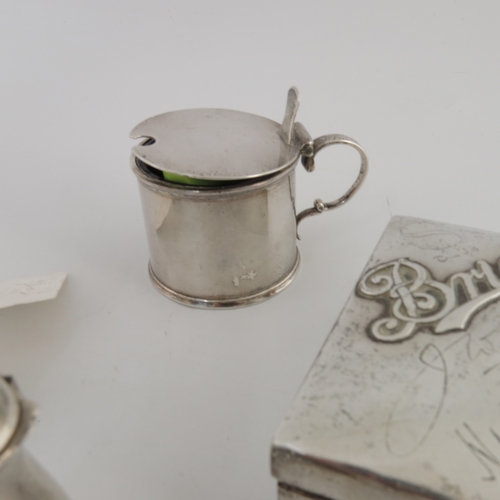 87 - A George V silver bridge box, drum mustard pot and pair of salt and pepper pots