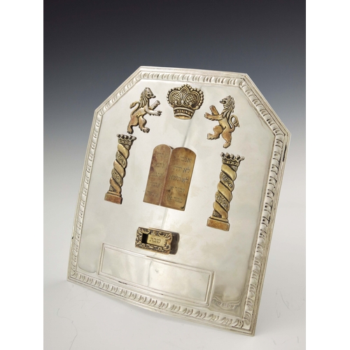 122 - An Elizabeth II silver and parcel gilt Torah breastplate, D J Silver, London 1973, canted rectangula... 