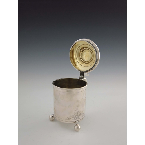 157 - David Andersen, a Norwegian Skonvirke silver lidded tankard, Oslo 1906, cylindrical peg type form, o... 