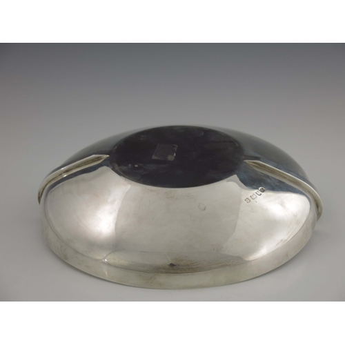 165 - An Art Deco style silver dish, S Blackensee and Sons, Birmingham 1937, shallow rounded form with inv... 