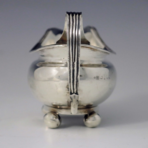 34 - A George IV Provincial silver sauce boat, James Barber, George Cattle II and William North, York 182... 