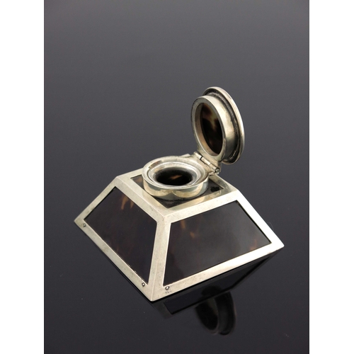 64 - A George V silver and tortoiseshell pyramid inkwell, Henry Matthews, Birmingham 1922, square section... 