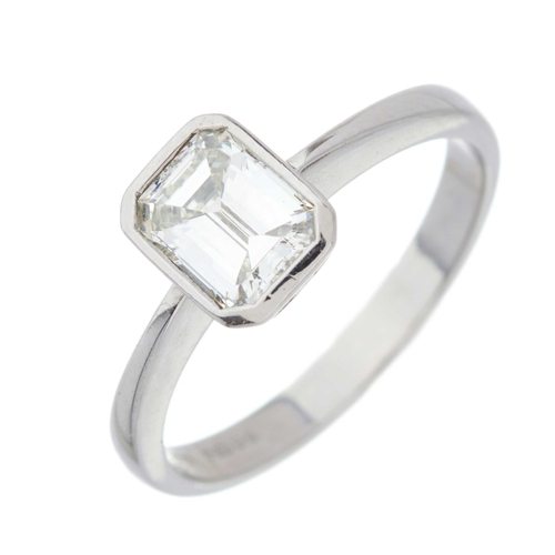 131 - A platinum rectangular-shape diamond single-stone ring, diamond estimated weight 1ct, G+ colour, VS2... 