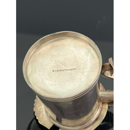 158 - An Edwardian silver mustard pot, Elkington & Co, Birmingham 1906, cylindrical form with scroll thumb... 