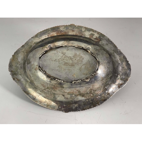 160 - An Edwardian silver dish, Thomas Latham and Ernest Morton, Chester 1903, oval form with gadrooned an... 