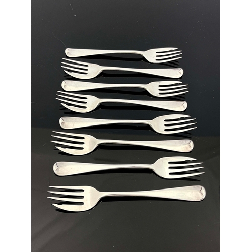 187 - A set of eight George VI silver oyster of cake forks, Walter Wilson Ltd., London 1936, Old English p... 