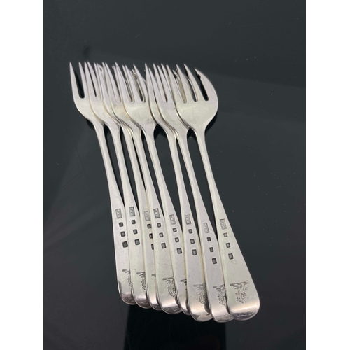 187 - A set of eight George VI silver oyster of cake forks, Walter Wilson Ltd., London 1936, Old English p... 