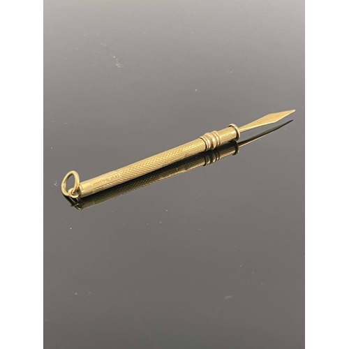 319 - A 9ct gold propelling implement, Cohen & Charles, Birmingham, engine turned cylindrical form, 2.6g