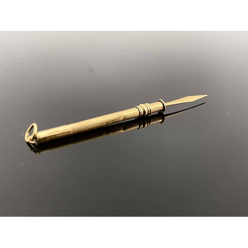 319 - A 9ct gold propelling implement, Cohen & Charles, Birmingham, engine turned cylindrical form, 2.6g