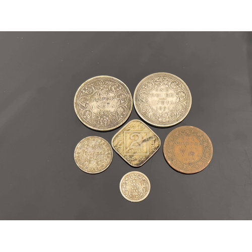 342 - British India coins, Victoria, One Rupee 1862 (2), 1/4 Rupee 1840, Two Annas 1895, 1/4 Anna 1877; Ge... 