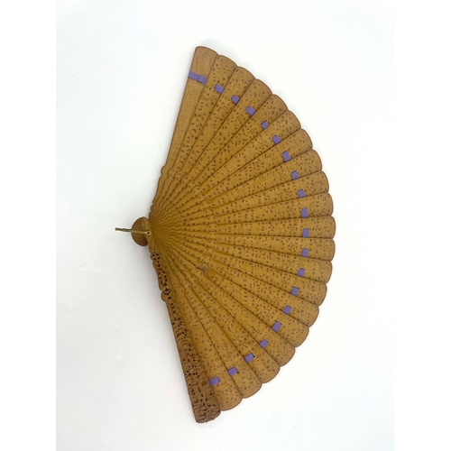 433 - A Chinese Qing Dynasty export sandalwood brise fan, mid 19th century, ???????, each stick finely car... 