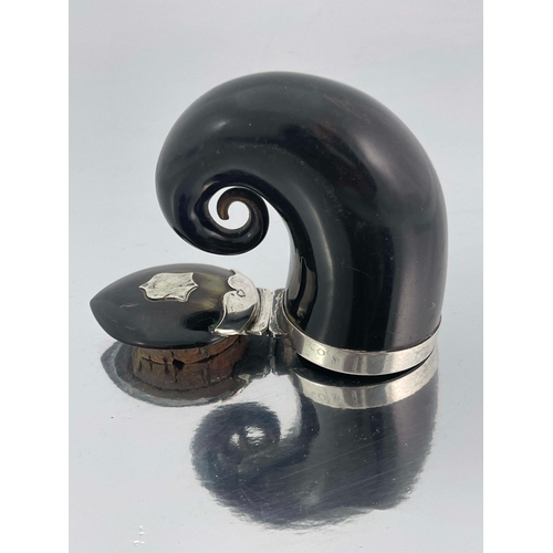 475 - A George III Scottish scroll horn snuff mull, the hinged cover with white metal vacant cartouche and... 