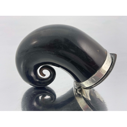 475 - A George III Scottish scroll horn snuff mull, the hinged cover with white metal vacant cartouche and... 