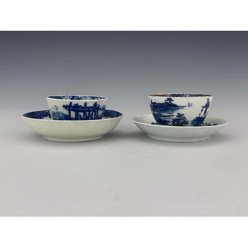 963 - Worcester blue and white tea ware, circa 1770, including blue printed Ruins tea bowl and saucer, dis... 