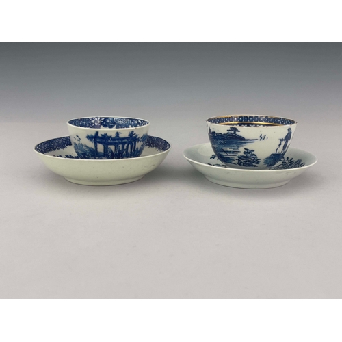 963 - Worcester blue and white tea ware, circa 1770, including blue printed Ruins tea bowl and saucer, dis... 