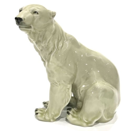 182 - Wagner & Apel style model of a polar bear, bearing marks, 22.5cm high