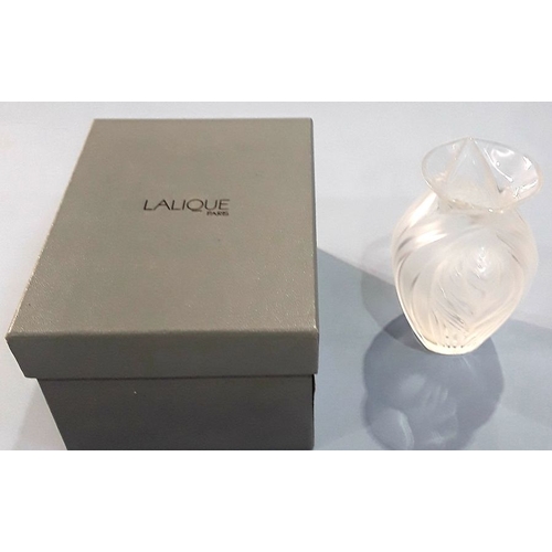 274 - A Lalique Pavie pattern vase, baluster form, engraved signature Lalique France, 12.5cm high