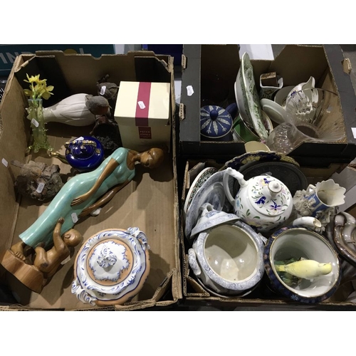 519 - A quantity of china and glassware including decanters, tea service bird models etc  (5 trays)