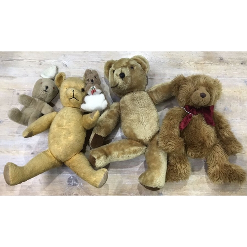 893 - A blond mohair plush teddy bear, A Ross Tinsel bear and three other soft toys.  (5)