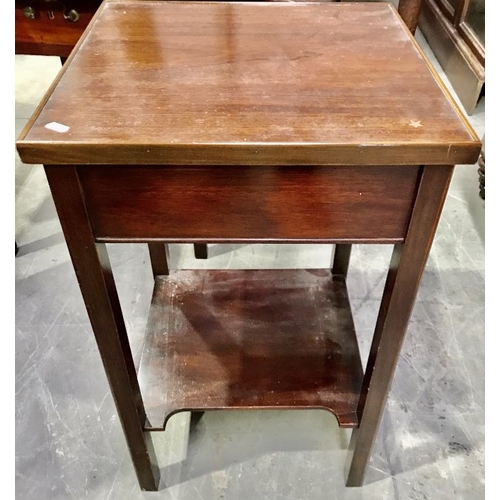 951 - A late 19th century mahogany occasional table,  on block supports with shaped undertier, 75 cm tall ... 